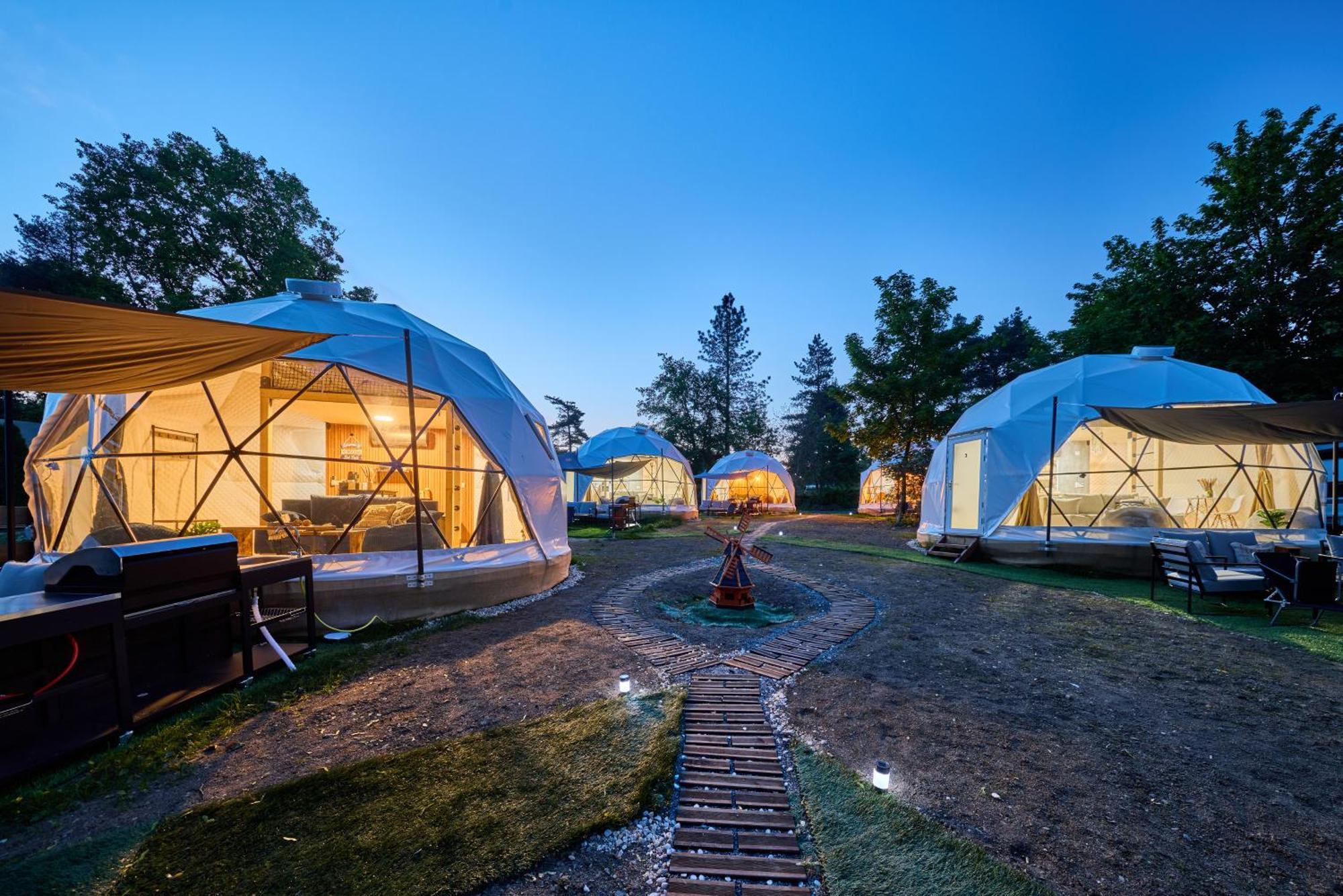 Glamping Slapy Hotel Bagian luar foto
