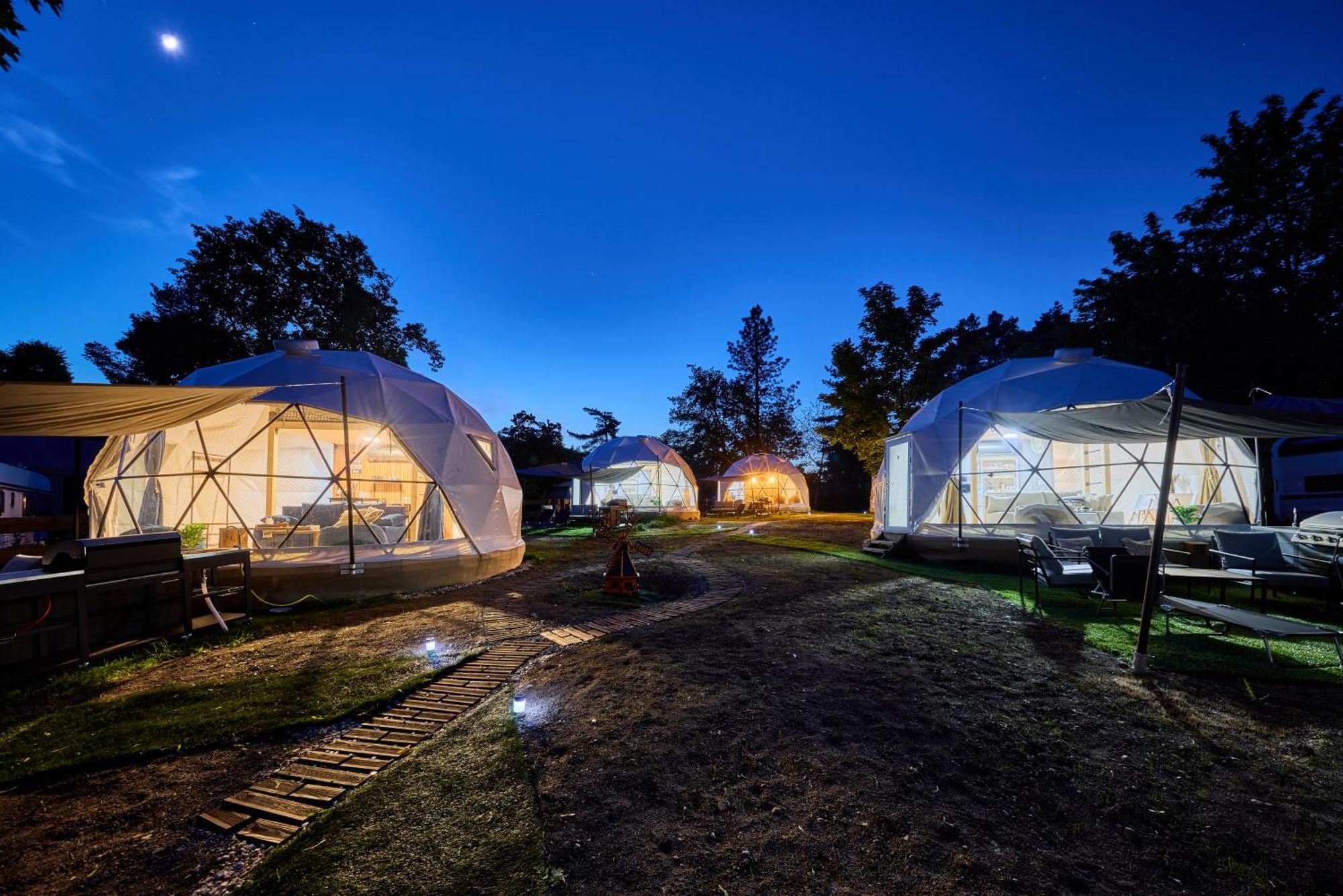 Glamping Slapy Hotel Bagian luar foto