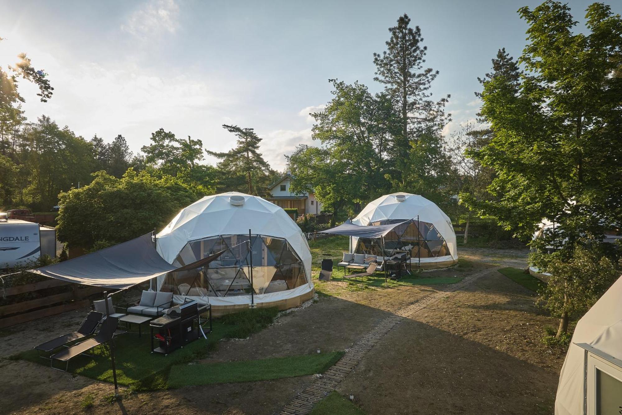 Glamping Slapy Hotel Bagian luar foto